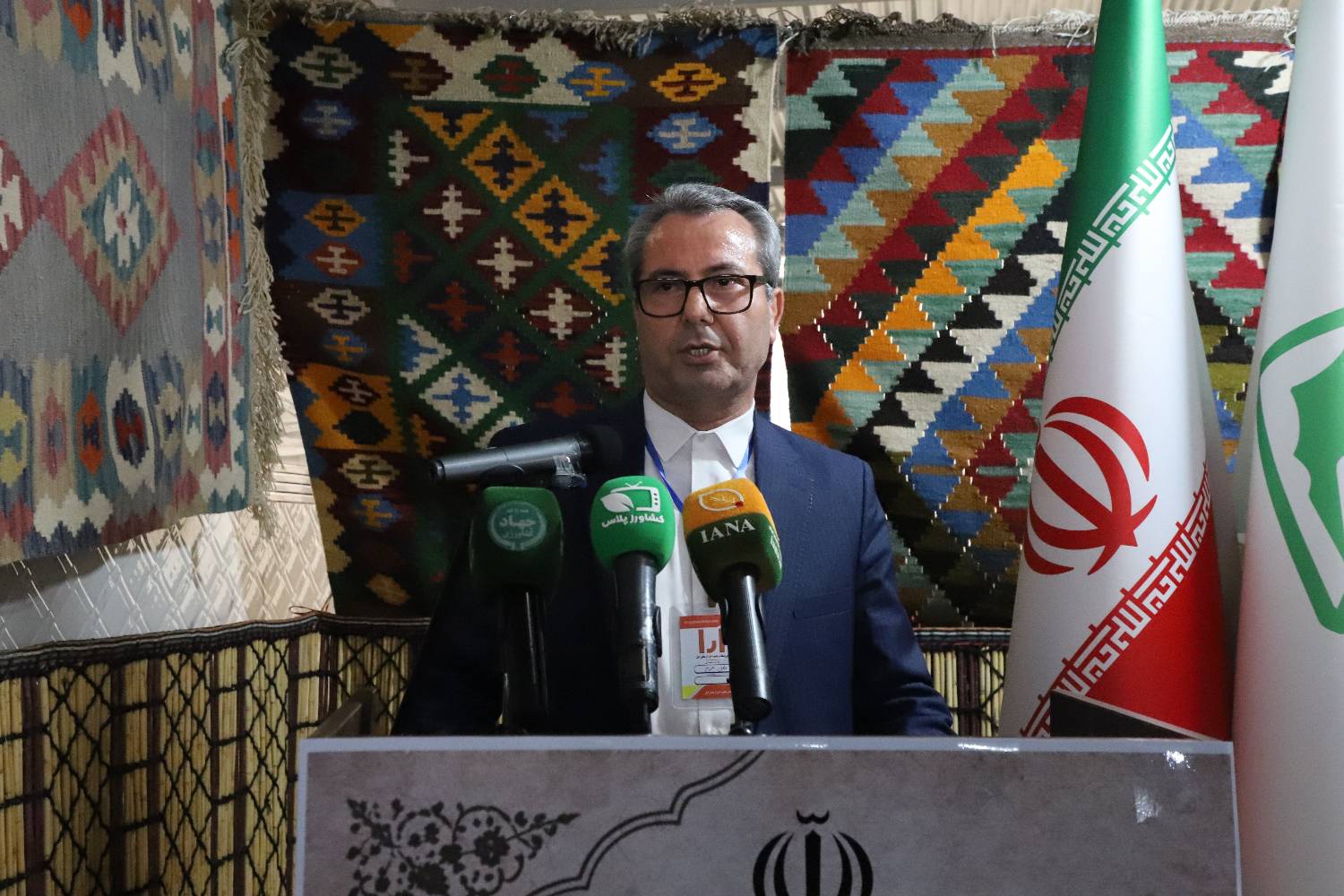 جامعه عشایر ۳۵ درصد صنایع‌دستی کشور را تولید می‌کنند/ هدفگذاری برای سهم 30 درصدی درآمد عشایر از محل صنایع دستی